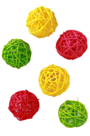 Decoratie bal stro ( 1 x rood , 1 x geel en 1 x groen)