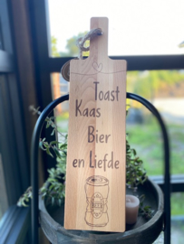 Serveerplank met opdruk Toast Kaas Bier en Liefde