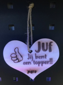 Houten hanger hartje Juf Topper