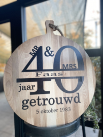 Serveerplank rond - 35 cm - 40 jaar getrouwd - gepersonaliseerd met naam