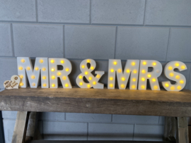 Lichtletters MR & MRS