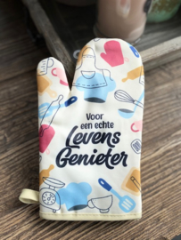 Ovenhandschoen met de tekst "Voor een echte levensgenieter"