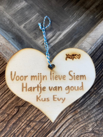 Cadeaupakket Valentijnsdag-vriendschap-liefde-verjaardag / Houten hartje 11 cm met persoonlijke tekst  - Winelight met led verlichting (Alles waar je ogen van gaan sprankelen moet je doen!)