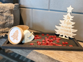 Kerstpakket dienblad zwart / assortiment rode kerstzeepjes (geur) / houten kerstboompje met tekst / Zeepje in doosje met opdruk MERRY CHRISTMAS AND A HAPPY NEW YEAR