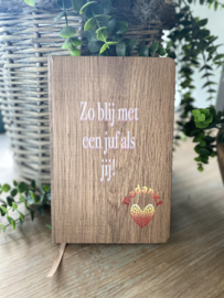 Notitieboek houtlook met de tekst Meester bedankt voor alles