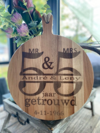 Serveerplank rond - 45 cm - 55 jaar getrouwd - gepersonaliseerd met naam