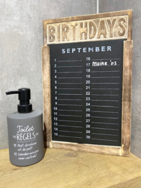Houten verjaardagskalender + zeeppompje toiletregels