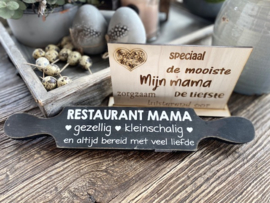 Cadeaupakket Mijn mama (speciaal) + houten deegrollerbordje Restaurant Mama