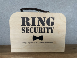 Houten koffertje met leren handvat / ring security