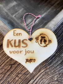 Houten hanger Een kus voor jou