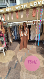 Velvet gilet cognac flower