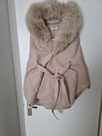 Poncho met bont kraag