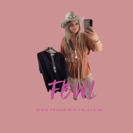 Basic shirt met ketting