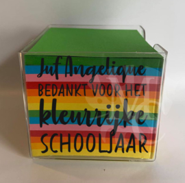 Memo blaadjes  - Meester/Juf naam  bedankt voor het kleurrijke schooljaar