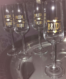 champagneglas sticker: Bride Tribe