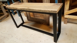 Sidetable 135x30x75cm eiken wagondelen wagonplanken met stalen onderstel