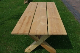 stevige douglas tuintafel model ''Kruispoot tafel''