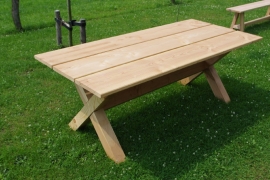 stevige douglas tuintafel model ''Kruispoot tafel''