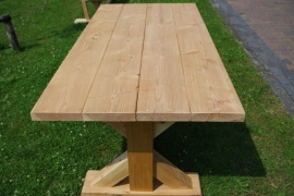 stevige douglas tuintafel model ''landelijke tafel''