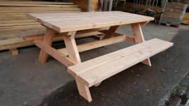 Zeer stevige standaard picknicktafel