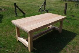 stevige douglas tuintafel model ''boeren tafel''