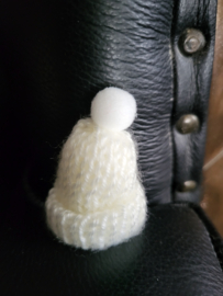Wintermutsje 4 cm wit