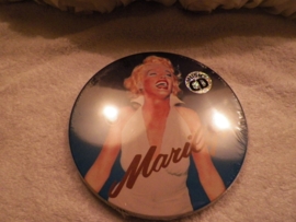 Marilyn Monroe - Marilyn