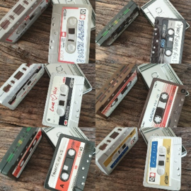 Cassette blikjes met blauw