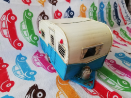 Auto met caravan blauw
