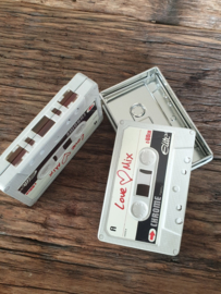 Cassette blikjes met wit