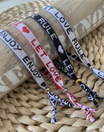 Armbandjes | Let love rule wit/rood