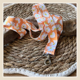 Keycord | Oranje met witte bloemen