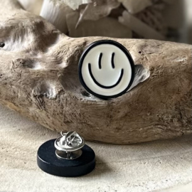 Pin | Smiley