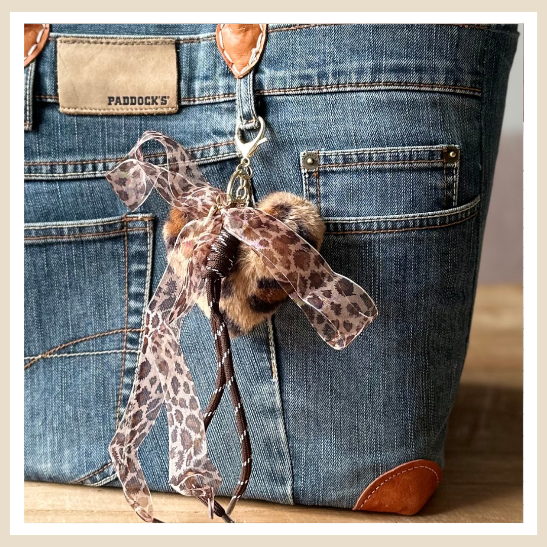 Tashanger | Fluffy Heart Leopard