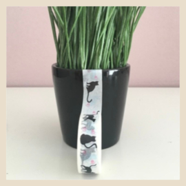 Masking tape wit met zwarte poezen.