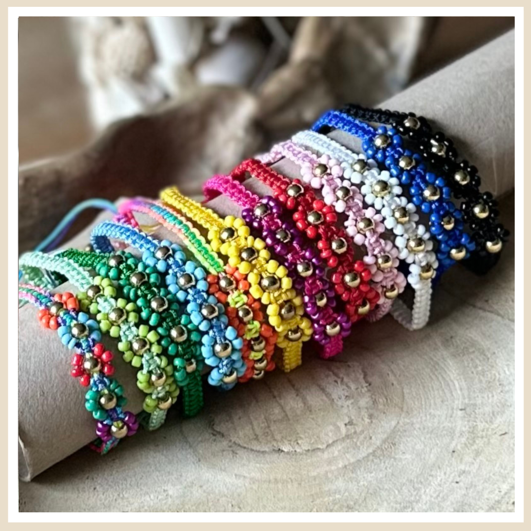 Armbandjes | Gevlochten met bloem