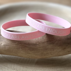 Armbandjes | Quotes pastel
