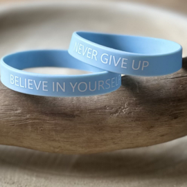 Armbandjes | Quotes pastel