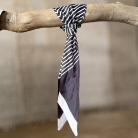 Sjaaltjes | Soft stripes