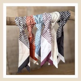 Sjaaltjes | Soft stripes
