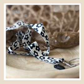 Keycord | Black&White flowers