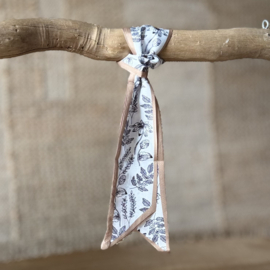 Sjaaltjes | Pure taupe