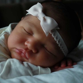 Newborn baby haarbandje met kanten strik | light pink