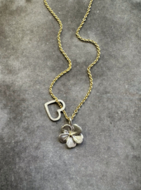 Bloom collier