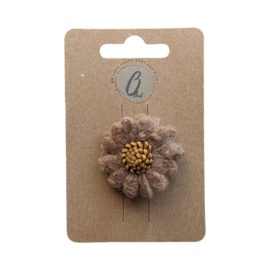 Babyhaarclipje vilten bloem bouclé zand melange