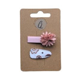 Baby alligatorclip roze met leatherlook bloem/print