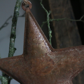 Metalen ster roest kleur aan jute M (H 12 cm)