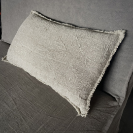 Shabby kussen 'rafels'  (Br 50  cm)