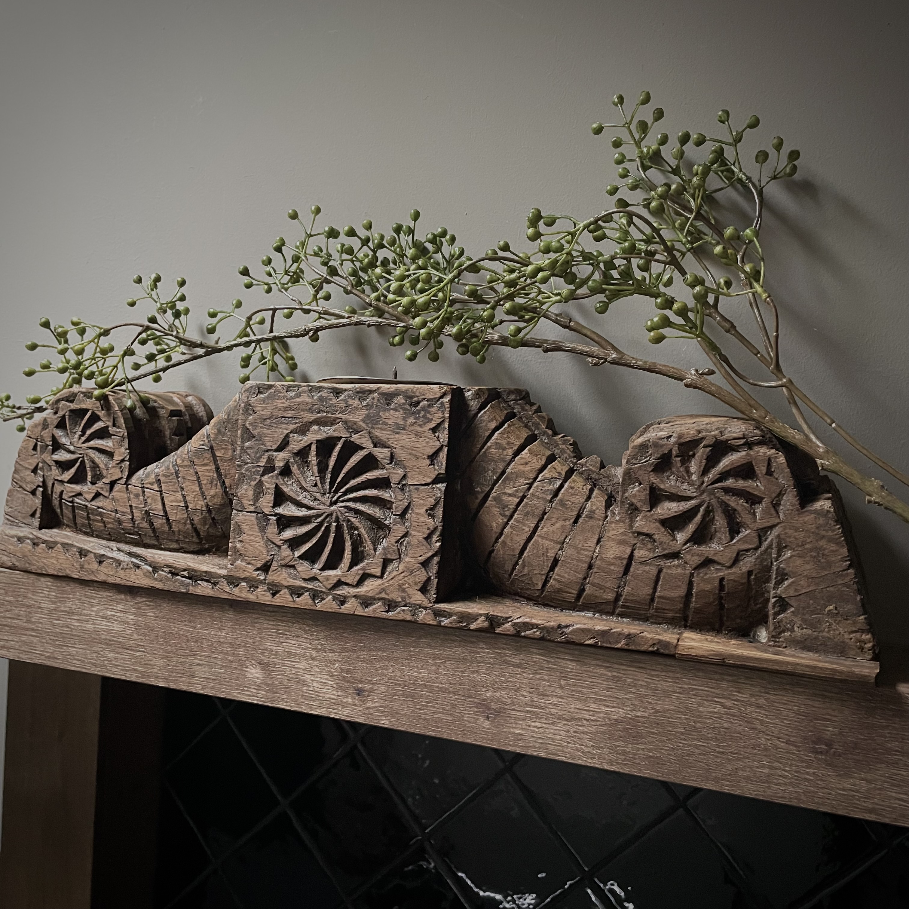 Oud ornament NR 45 ( L 55,5 cm.)