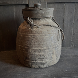 Oude Nepalese pot 134 (H 31 cm)